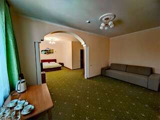 Гостевой дом Хвалынский Хвалынск СЬЮИТ (без балкона)-1